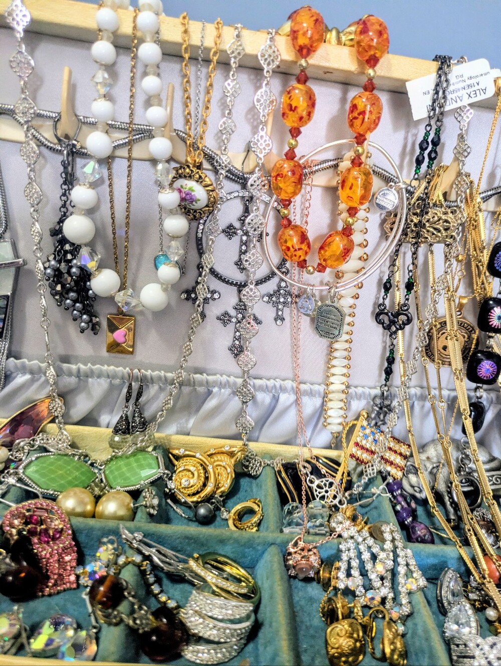 Huge Vintage To Now Estate Jewelry Treasure Lot - Picture 14 of 14